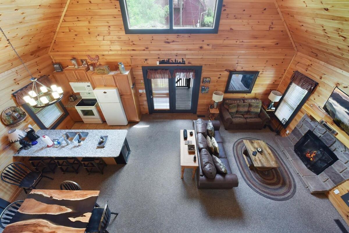 Ryes And Shine Bootlegger'S Cabin! Hot Tub* Pool* Arcade* Billiards *Ev * Pet Friendly Sevierville Extérieur photo