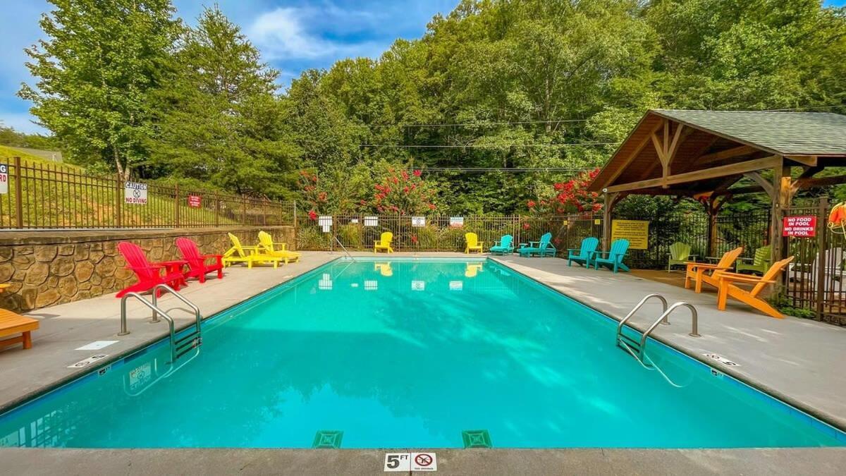 Ryes And Shine Bootlegger'S Cabin! Hot Tub* Pool* Arcade* Billiards *Ev * Pet Friendly Sevierville Extérieur photo