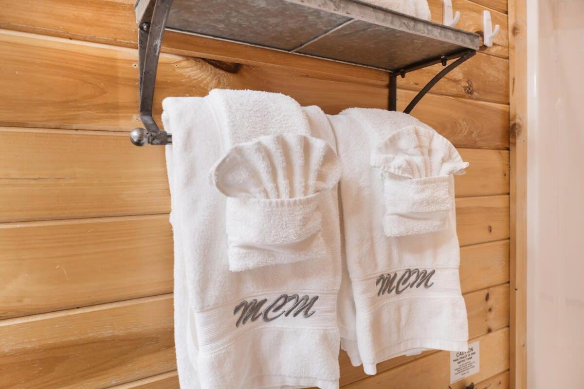 Ryes And Shine Bootlegger'S Cabin! Hot Tub* Pool* Arcade* Billiards *Ev * Pet Friendly Sevierville Extérieur photo