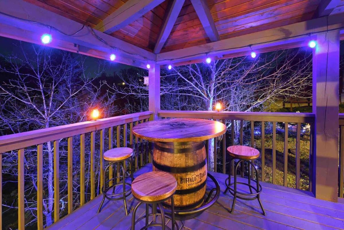 Ryes And Shine Bootlegger'S Cabin! Hot Tub* Pool* Arcade* Billiards *Ev * Pet Friendly Sevierville Extérieur photo