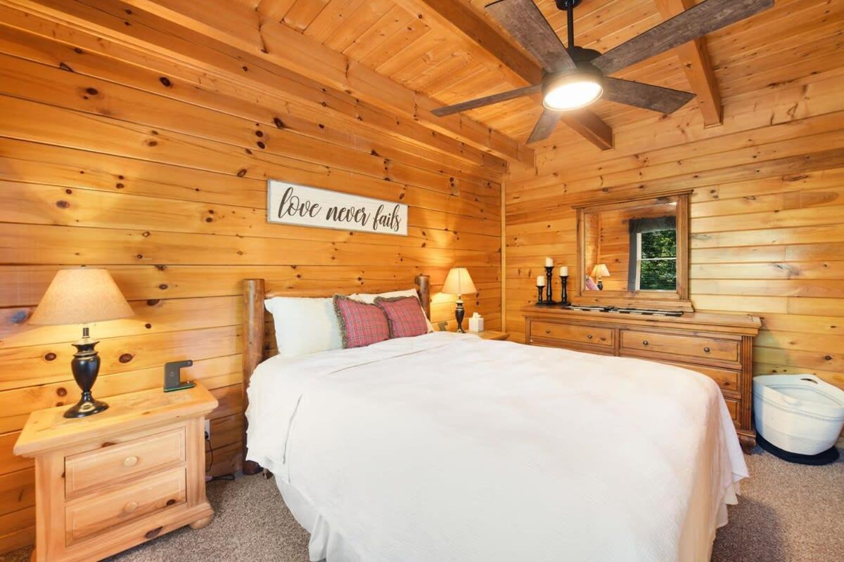 Ryes And Shine Bootlegger'S Cabin! Hot Tub* Pool* Arcade* Billiards *Ev * Pet Friendly Sevierville Extérieur photo