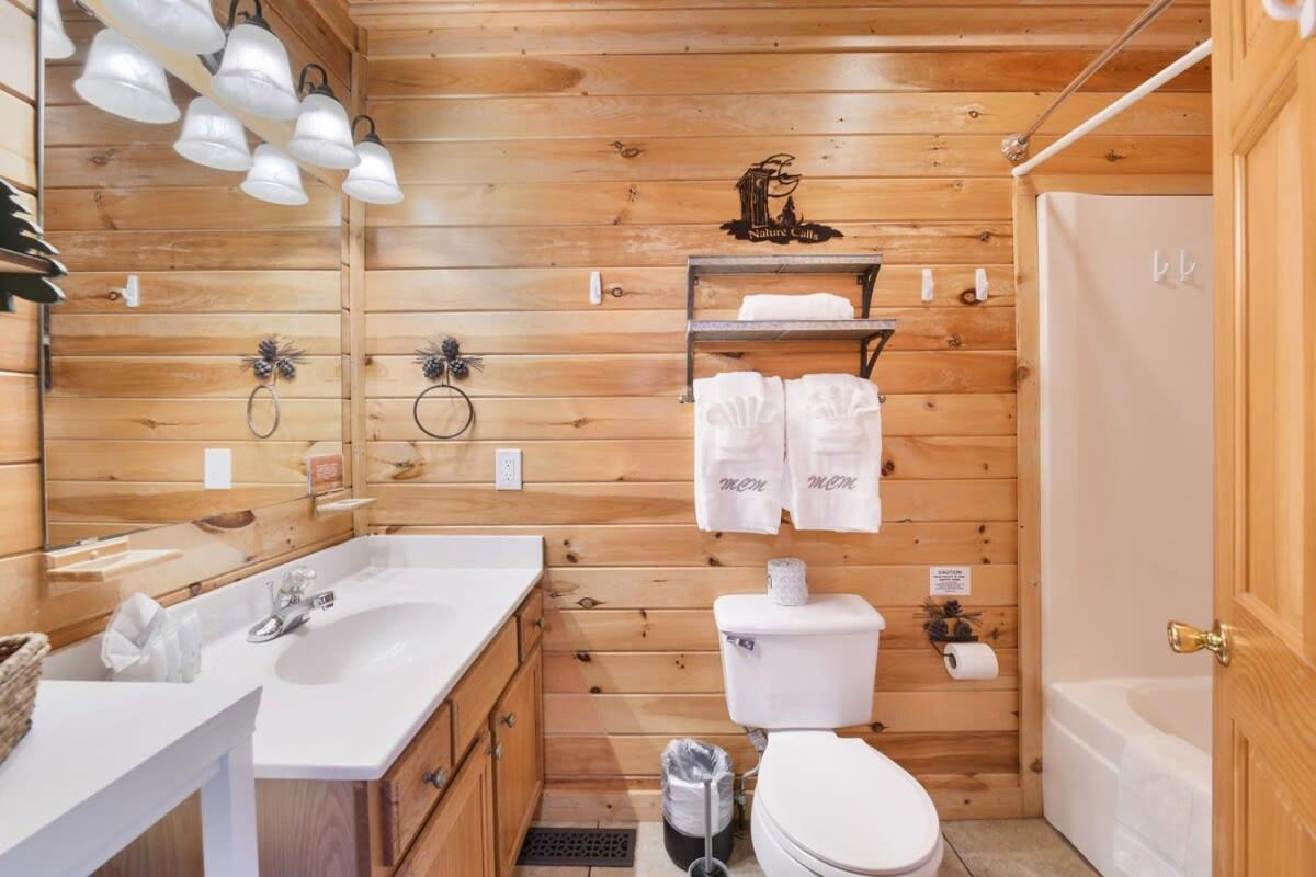 Ryes And Shine Bootlegger'S Cabin! Hot Tub* Pool* Arcade* Billiards *Ev * Pet Friendly Sevierville Extérieur photo