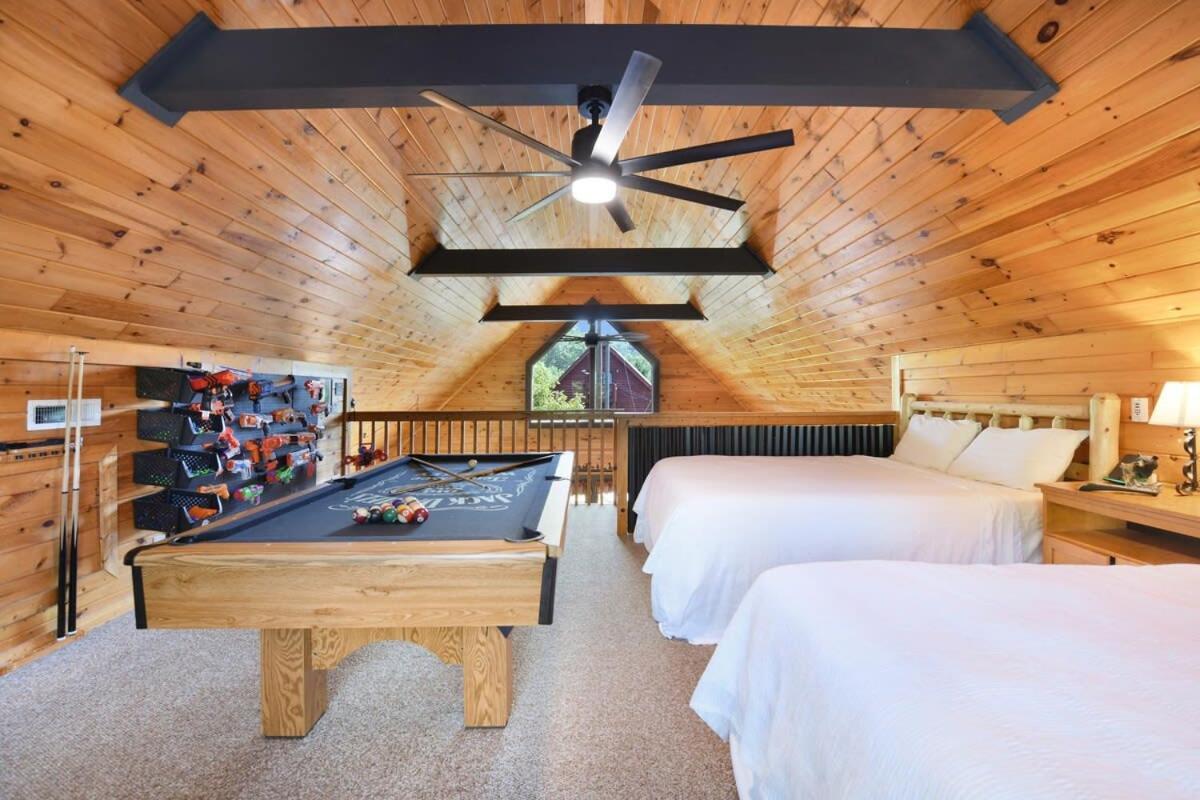 Ryes And Shine Bootlegger'S Cabin! Hot Tub* Pool* Arcade* Billiards *Ev * Pet Friendly Sevierville Extérieur photo